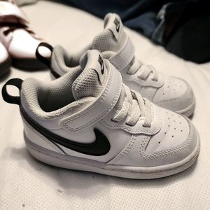 Nike Court Boroughs Low